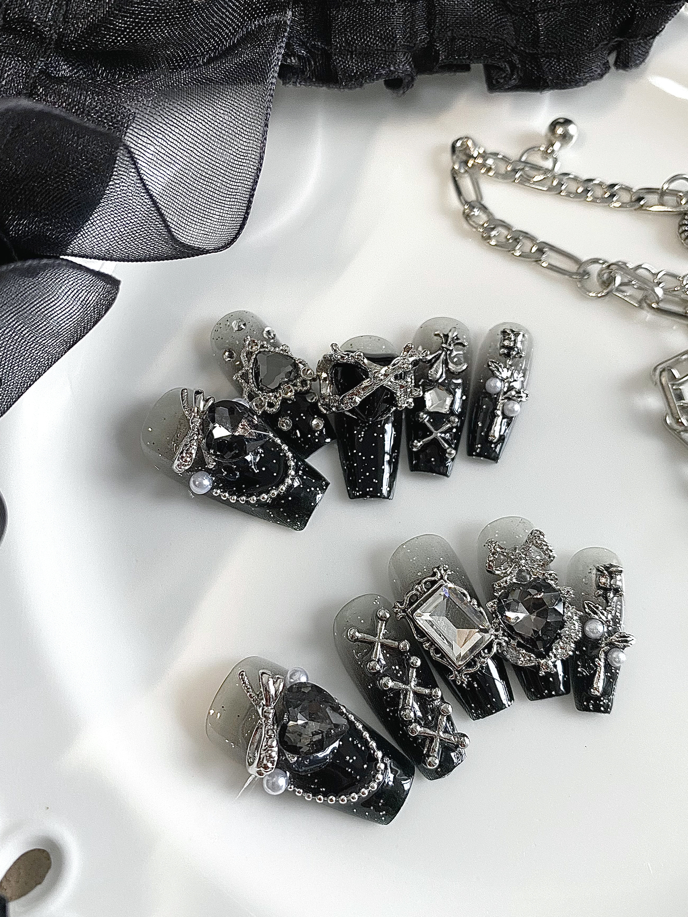 10 Pieces of Heart-Shaped Blac - Street Fashion Photoshoot ulasan dan harga